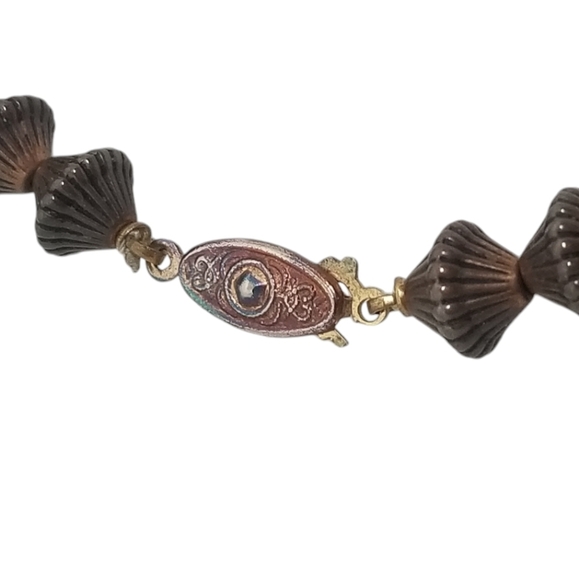 VINTAGE LONG BRONZE & BEIGE COLOR CHUNKY BEADED STATEMENT NECKLACE - Picture 6 of 6